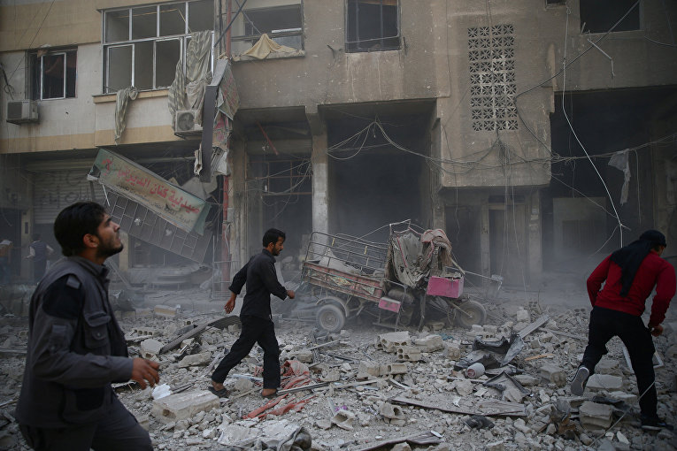 Сирийский Дамаск после авиаударов.