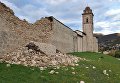 Поврежденная стена в церкви в Норчи после землетрясения, Италия