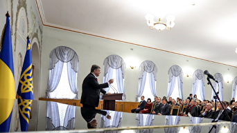 Президент Украины Петр Порошенко в ходе встречи со студентами Острожской академии