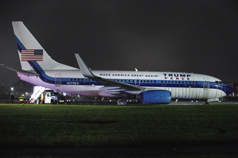 Самолет с напарником Трампа съехал с посадочной полосы в Нью-Йорке