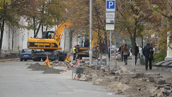 Ремонт дорог в Киеве. Архивное фото