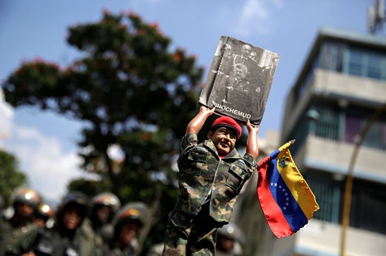 Массовые протесты в Венесуэле против президента, есть погибшие