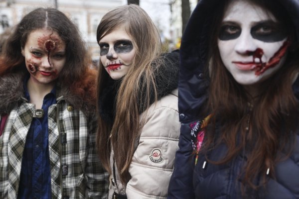Хэллоуин 2016: зомби-парад в Киеве