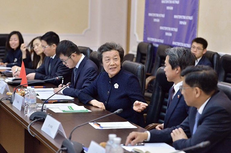 Министр юстиции Китая У Айин во время визита в Украину обсудила со своим украинским коллегой Павлом Петренко реформы и инвестиции в бизнес