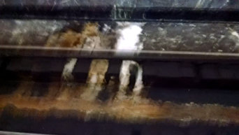 Скандальная стройка над метро в Киеве: вслед за трещиной появилась вода. Видео