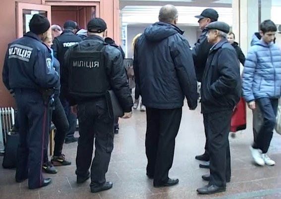 На месте стрельбы в сотрудника военнизированной охраны метро Киева