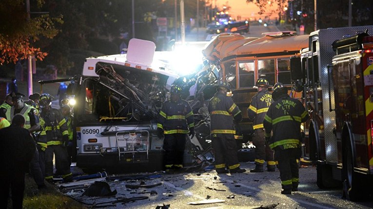 Лобовое столкновение двух автобусов в Балтиморе