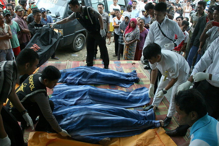 Погибшие при затоплении катера в Батаме индонезийские рабочие-мигранты