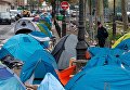 Разгон мигрантов из Кале, захвативших улицы Парижа