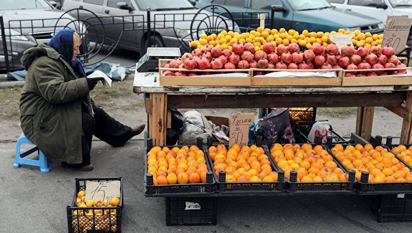 Торговля фруктами на улицах Киева