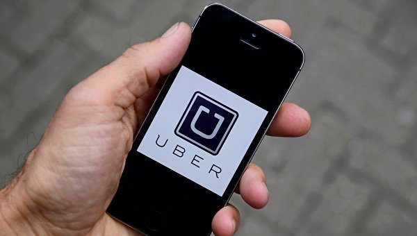 Приложение мобильного телефона с сервисом такси Uber