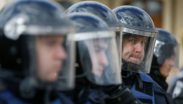 Полиция Киева охраняет демонстрацию за легализацию марихуаны