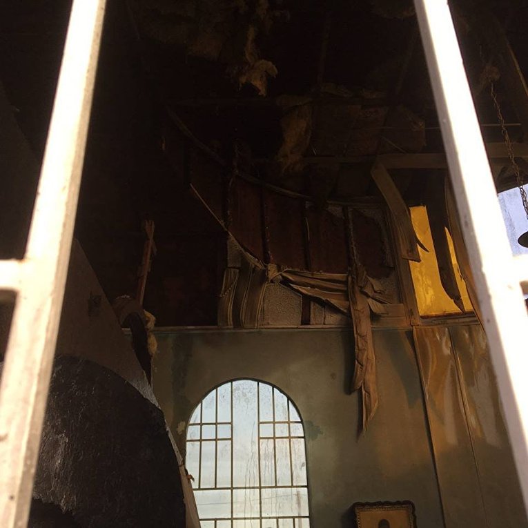 В Мариуполе подожгли церковь УПЦ КП