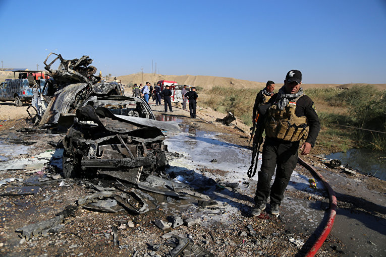 В Ираке террористы-смертники взорвали скорые