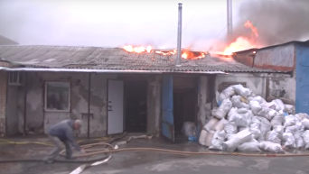 Пожар в здании бывшей макаронной фабрике в Харькове