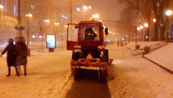 Уборка снега в Киеве