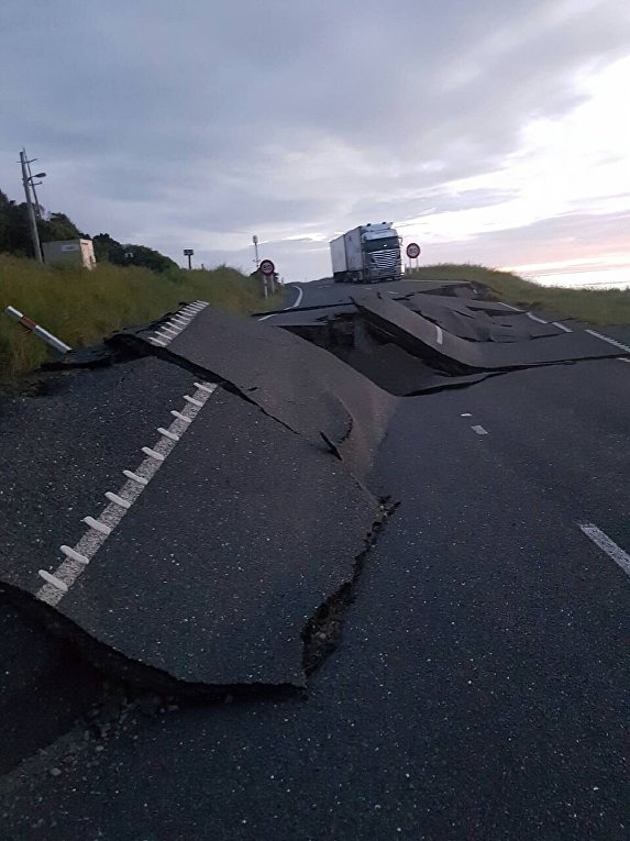 Последствия землетрясения и прорыва дамбы в Новой Зеландии