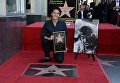Японский актер Тосиро Мифунэ посмертно удостоен звезды на Аллее славы в Голливуде, его представил внук Рики Мифунэ