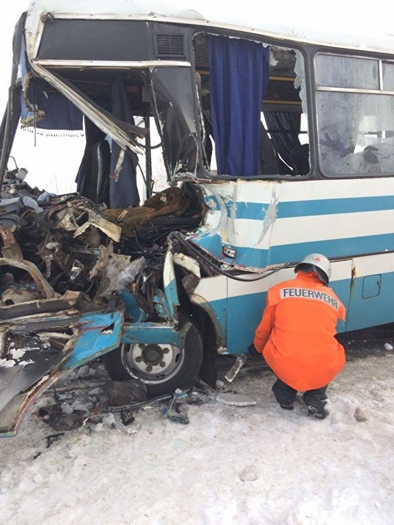 Автобус и грузовик столкнулись в Житомирской области