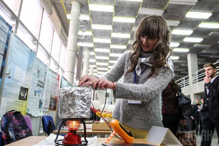 VII Всеукраинская выставка изобретений школьников Будущее Украины в Киеве