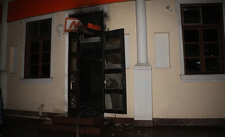 Последствия поджога торгового центра в Одессе