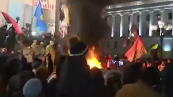 Евромайдан. Активисты подожгли шины