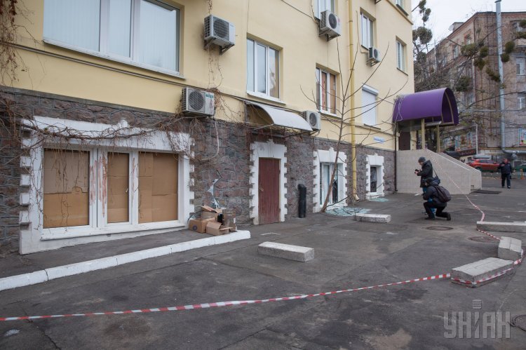 Последствия ночного погрома в салоне красоты в Киеве