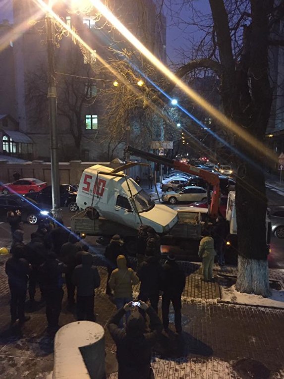 Уборка МАФов на колесах с киевских улиц