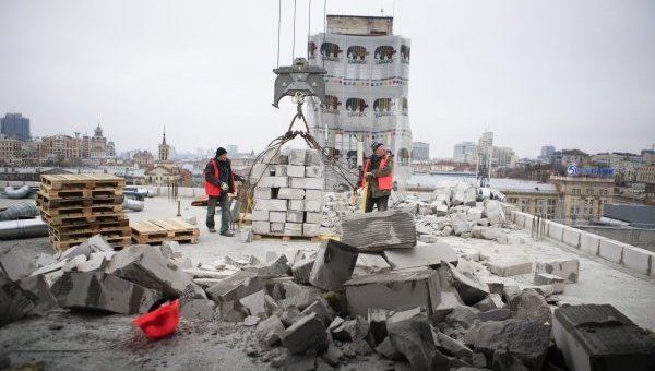 Демонтаж надстройки на Доме профсоюзов в Киеве