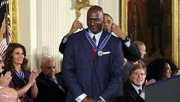 Президент США Барак Обама и и звезда НБА Майкл Джордан.