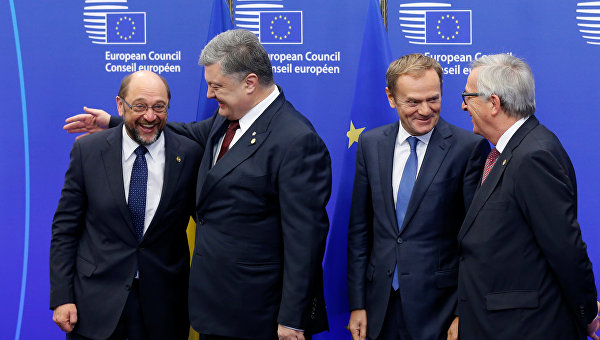 Мартин Шульц, Петр Порошенко, Дональд Туск и Жан-Клод Юнкер на саммите Украина-ЕС