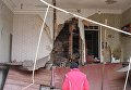 В Кропивницком обрушилась стена жилого дома. По прибытию на место происшествия спасатели установили, что в одноэтажном трехквартирном жилом доме произошло частичное разрушение фасадной стены одной из квартир. Травмированных и погибших нет.