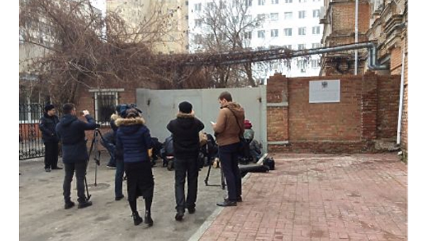 Ситуация у здания Ростовского облсуда РФ, где пройдет допрос Виктора Януковича