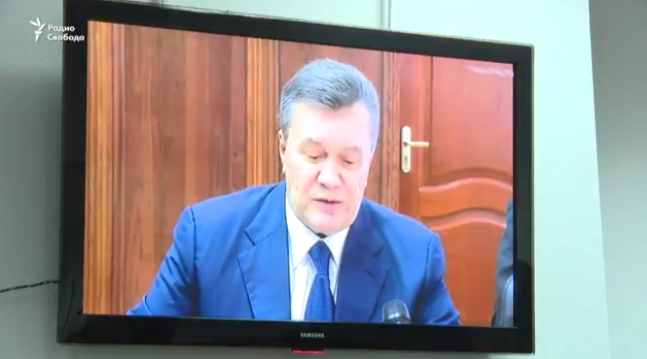 Виктор Янукович на видеодопросе