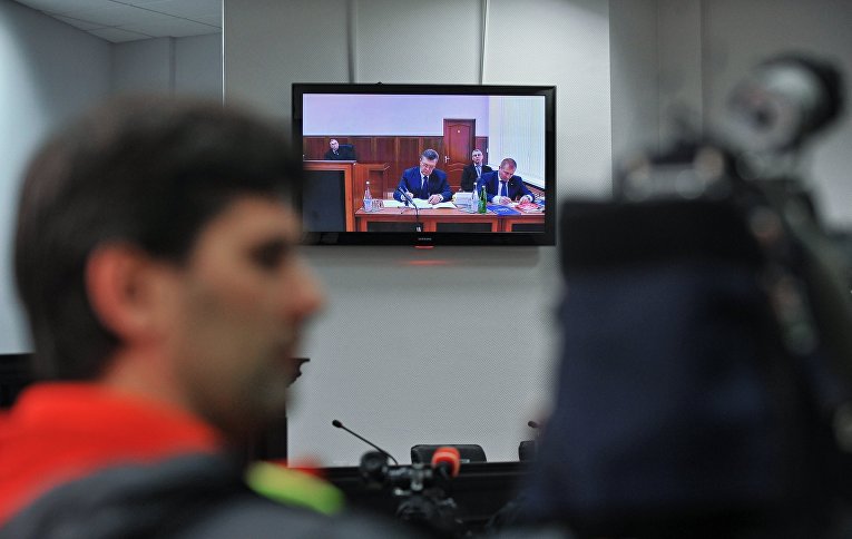 Допрос В. Януковича в режиме видеоконференции в качестве свидетеля по делу о беспорядках в Киеве в феврале 2014 года