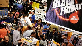 Черная пятница: покупатели в магазине в Сан-Паулу
