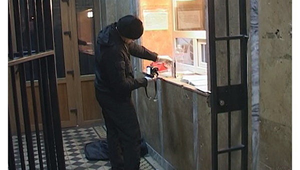 В Киеве мужчина пытался поджечь отделение полиции