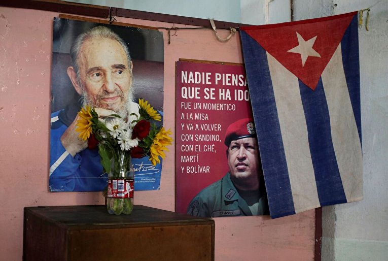 Фото Фиделя Кастро и Уго Чавеса в Гаване