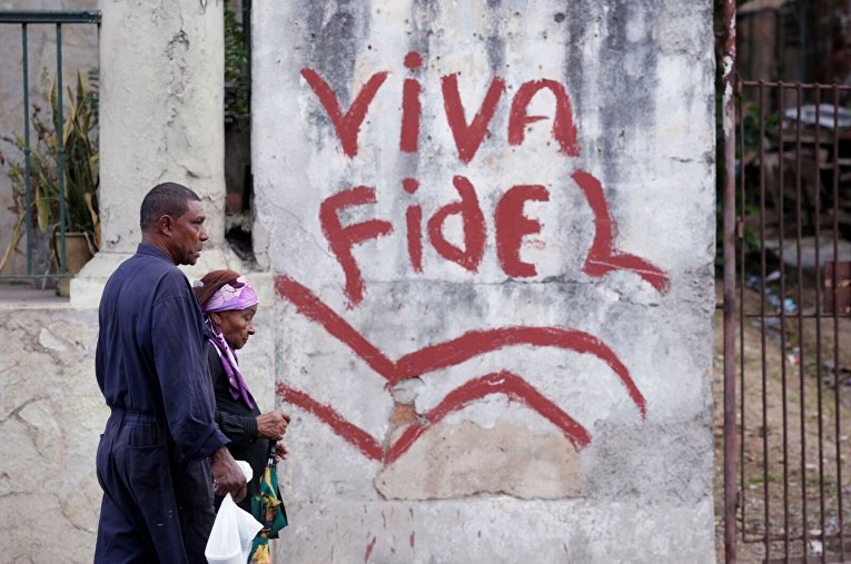 Граффити Да зравствует Фидель в Гаване