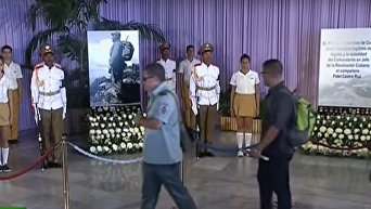 Прощание кубинцев с Фиделем Кастро. Видео