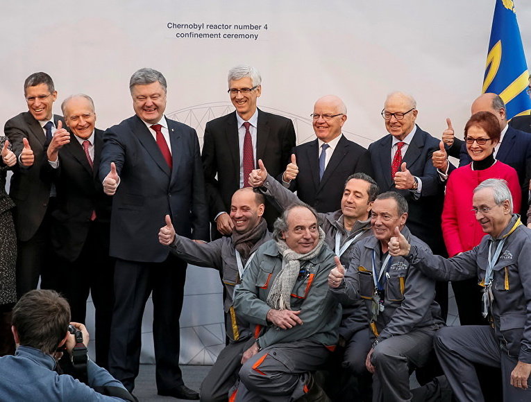 Президент Петр Порошенко на открытии арки над ЧАЭС