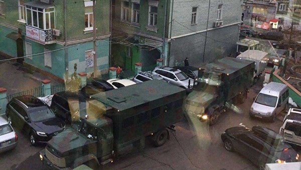 Ситуация возле здания, где расположен офис Медведчука в Киеве. Архивное фото
