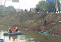 В Китае автобус рухнул в озеро. Видео