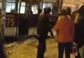 В Киеве маршрутка сбила пешеходов и врезалась в столб. Видео