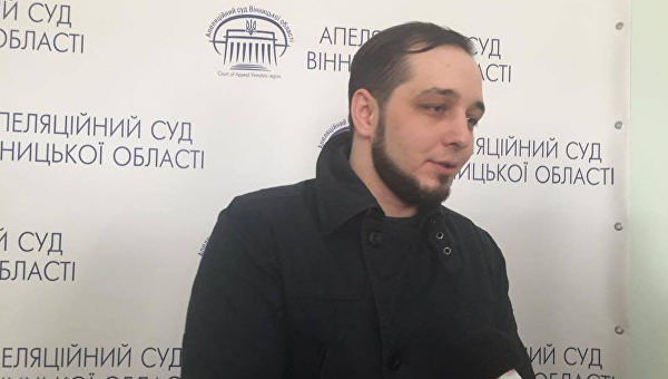 Юрий Хорт Павленко, порвавший портрет Порошенко, освобожден из-под стражи