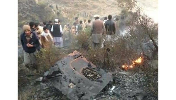 На месте крушения самолета в Пакистане 7 декабря 2016 года