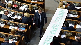 Народный депутат Вадим Новинский во время заседания Верховной Рады
