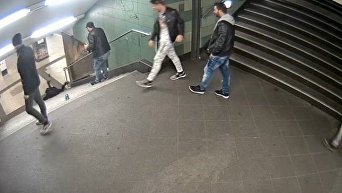 Нападение на девушку в берлинском метро. Видео