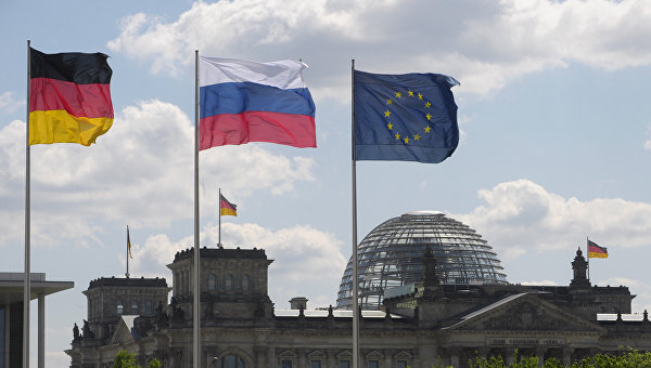 Флаги Германии, России и ЕС