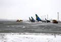 Аэропорт Борисполь возобновил обслуживание рейсов после ледяного плена